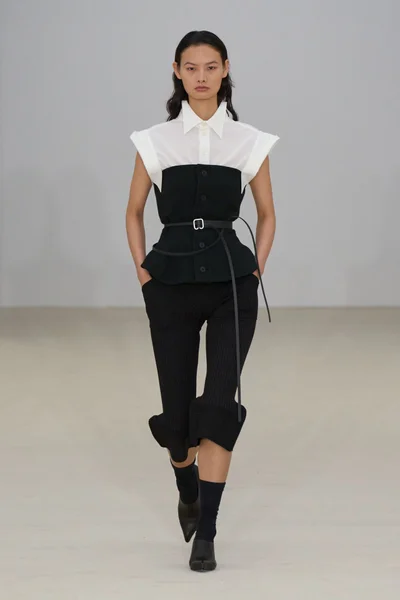 Look 12